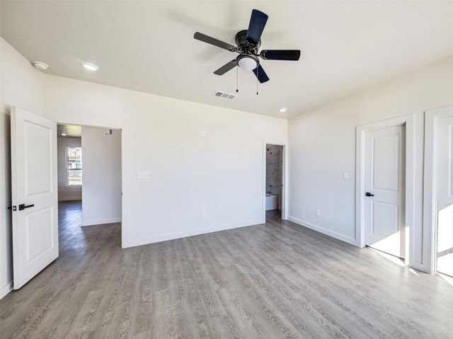 170 Half Moon Way, Runaway Bay, TX 76426