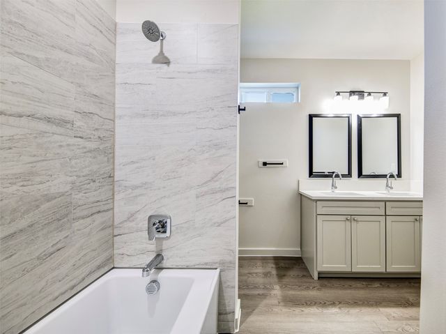 170 Half Moon Way, Runaway Bay, TX 76426