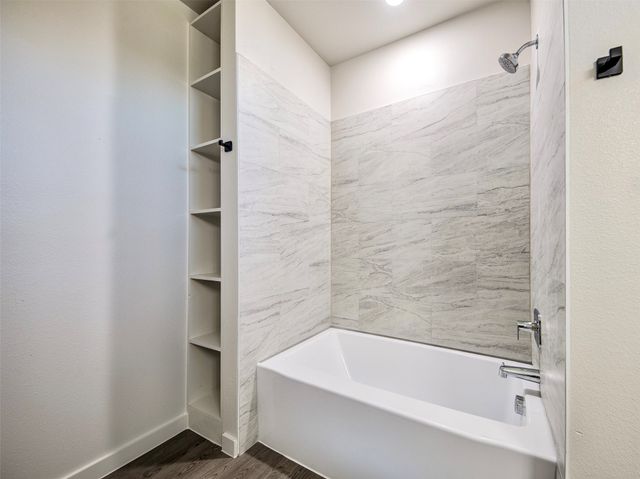 170 Half Moon Way, Runaway Bay, TX 76426