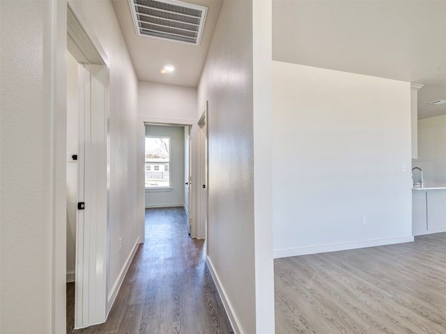 170 Half Moon Way, Runaway Bay, TX 76426