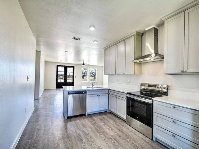 170 Half Moon Way, Runaway Bay, TX 76426