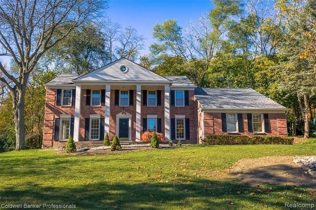 7322 Sandy Creek Lane, Bloomfield Hills, MI 48301