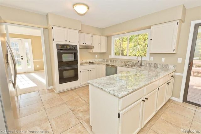 7322 Sandy Creek Lane, Bloomfield Hills, MI 48301