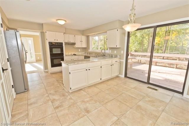 7322 Sandy Creek Lane, Bloomfield Hills, MI 48301