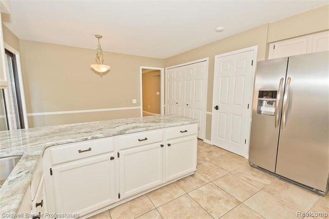 7322 Sandy Creek Lane, Bloomfield Hills, MI 48301