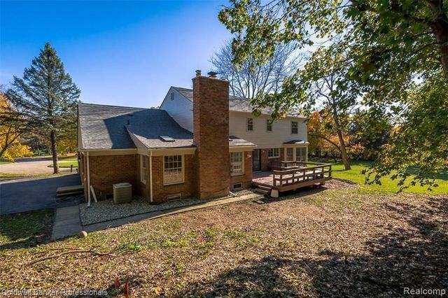 7322 Sandy Creek Lane, Bloomfield Hills, MI 48301