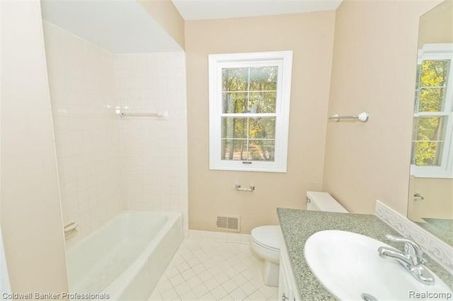 7322 Sandy Creek Lane, Bloomfield Hills, MI 48301