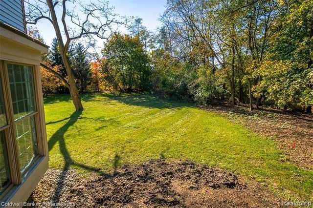 7322 Sandy Creek Lane, Bloomfield Hills, MI 48301