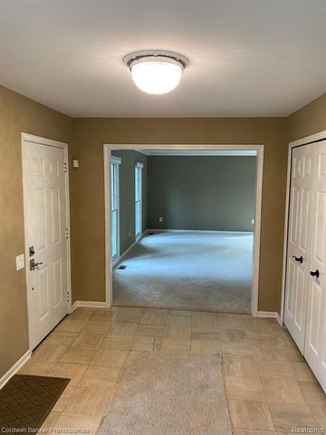 7322 Sandy Creek Lane, Bloomfield Hills, MI 48301