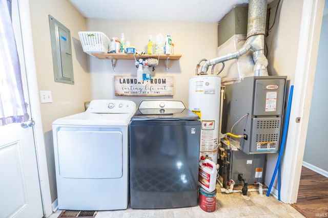 909 North Drive, Crawfordsville, IN 47933