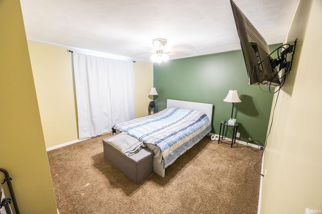 909 North Drive, Crawfordsville, IN 47933