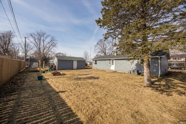 909 North Drive, Crawfordsville, IN 47933