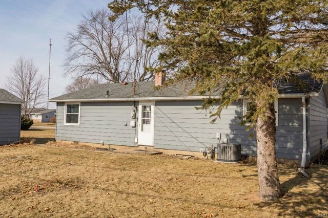 909 North Drive, Crawfordsville, IN 47933