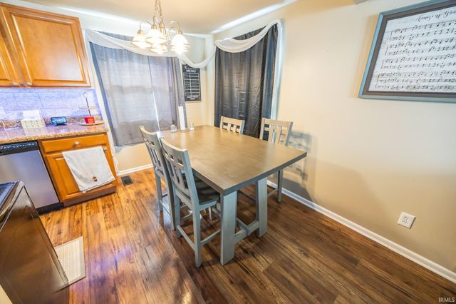 909 North Drive, Crawfordsville, IN 47933