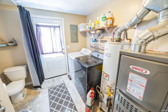 909 North Drive, Crawfordsville, IN 47933