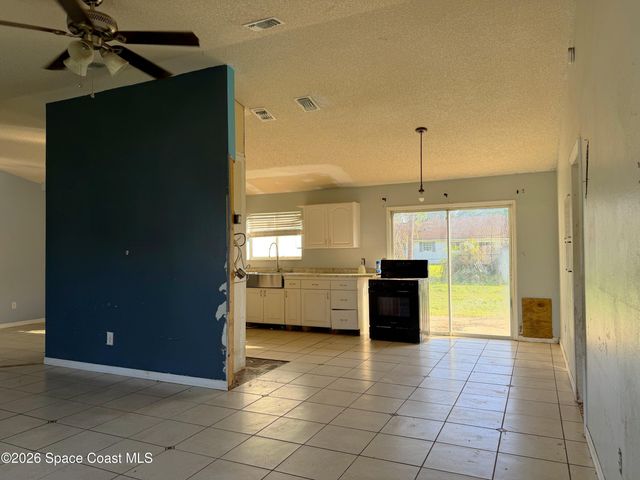 601 Sauders Road SE, Palm Bay, FL 32909