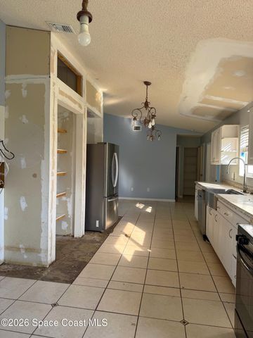 601 Sauders Road SE, Palm Bay, FL 32909