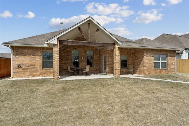 2504 NE 15th Street, Moore, OK 73160