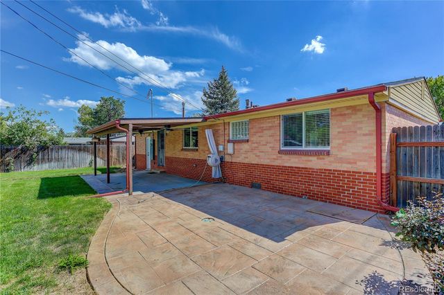 9823 W 53rd Avenue, Arvada, CO 80002
