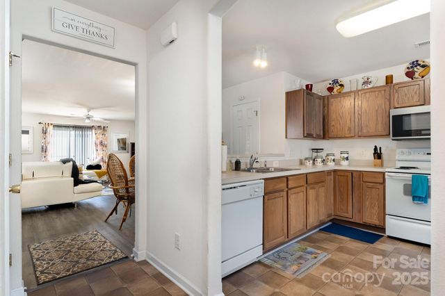 13412 Golden Apple Court, Charlotte, NC 28215