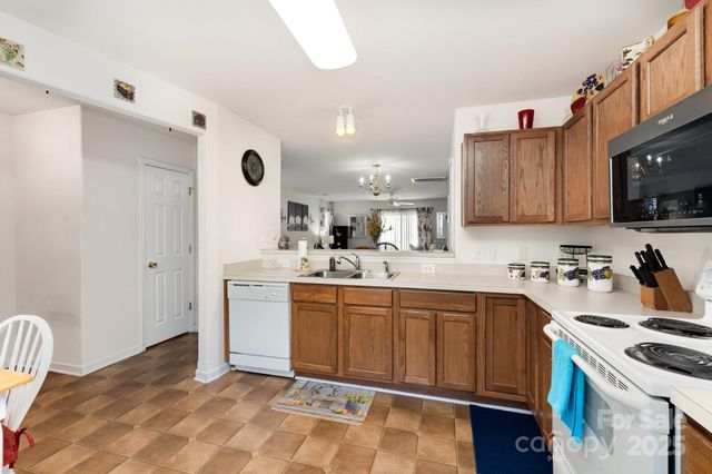 13412 Golden Apple Court, Charlotte, NC 28215