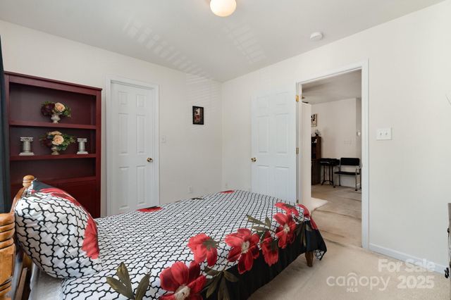 13412 Golden Apple Court, Charlotte, NC 28215