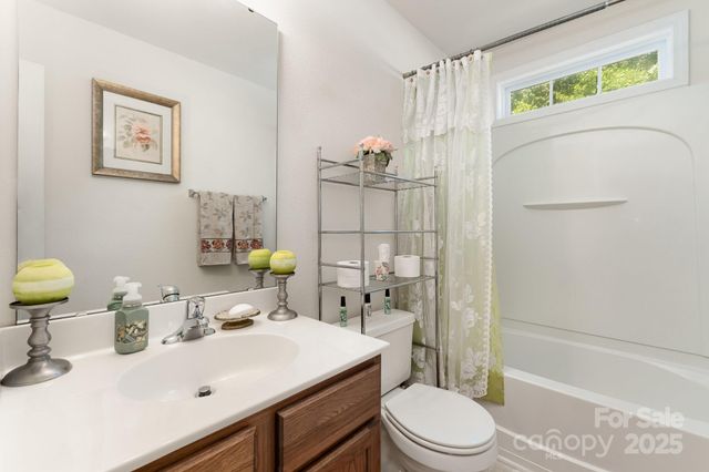 13412 Golden Apple Court, Charlotte, NC 28215