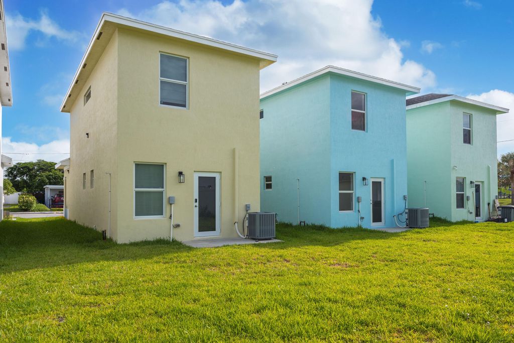 408 NW 13th Avenue 2, Boynton Beach, FL 33435