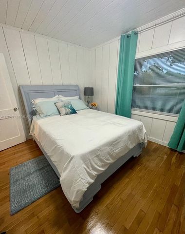 1218 N 24th Ave, Hollywood, FL 33020