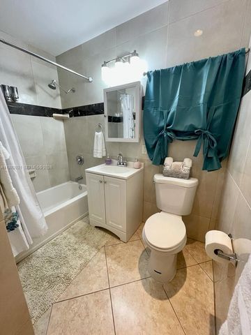 1218 N 24th Ave, Hollywood, FL 33020