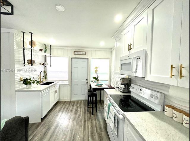 1218 N 24th Ave, Hollywood, FL 33020