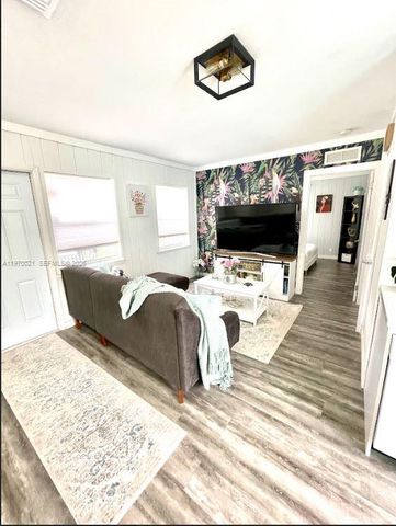 1218 N 24th Ave, Hollywood, FL 33020