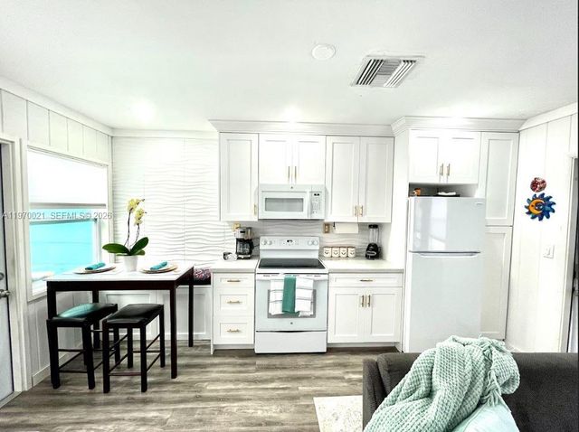 1218 N 24th Ave, Hollywood, FL 33020