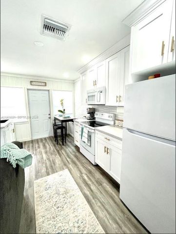 1218 N 24th Ave, Hollywood, FL 33020