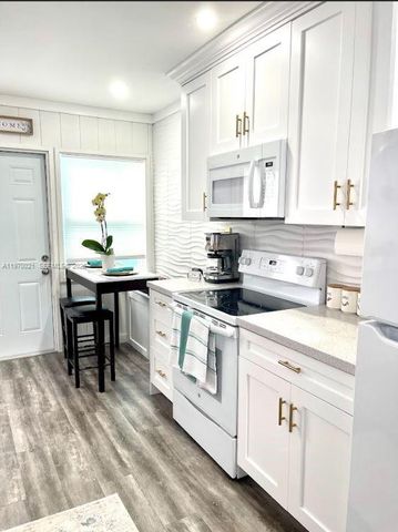 1218 N 24th Ave, Hollywood, FL 33020