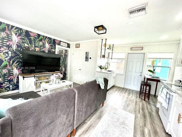 1218 N 24th Ave, Hollywood, FL 33020