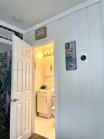 1218 N 24th Ave, Hollywood, FL 33020