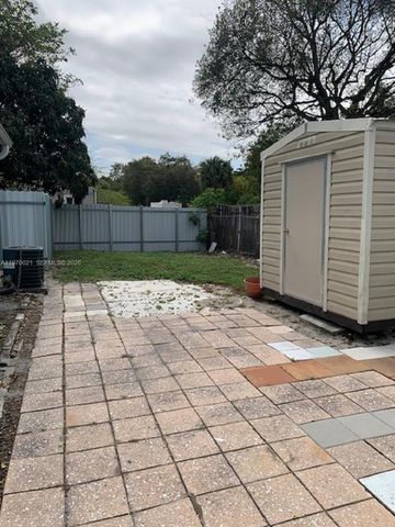 1218 N 24th Ave, Hollywood, FL 33020