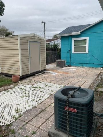 1218 N 24th Ave, Hollywood, FL 33020