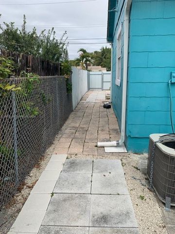 1218 N 24th Ave, Hollywood, FL 33020