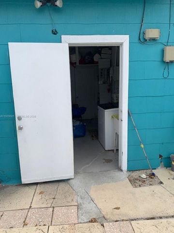 1218 N 24th Ave, Hollywood, FL 33020