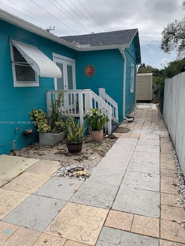 1218 N 24th Ave, Hollywood, FL 33020