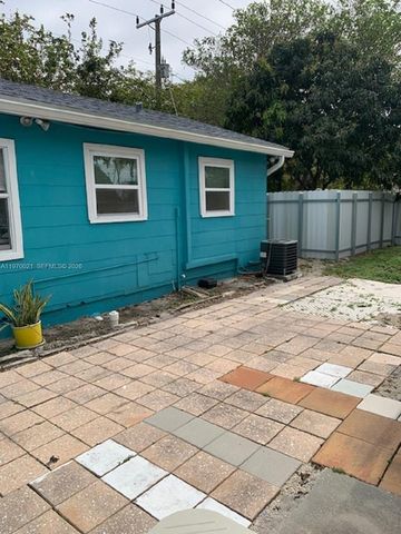 1218 N 24th Ave, Hollywood, FL 33020