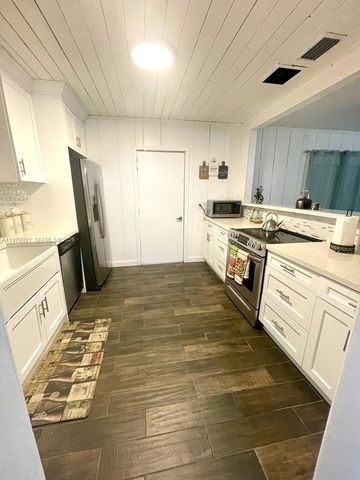 1218 N 24th Ave, Hollywood, FL 33020