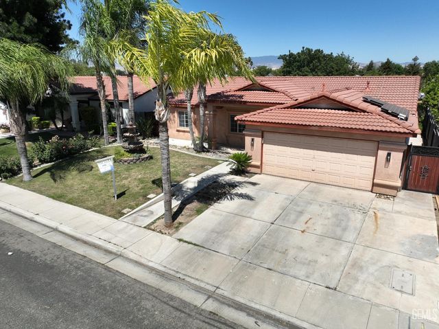 709 Calle Del Sol Street, Bakersfield, CA 93307