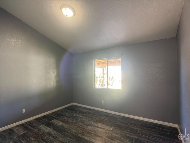 709 Calle Del Sol Street, Bakersfield, CA 93307