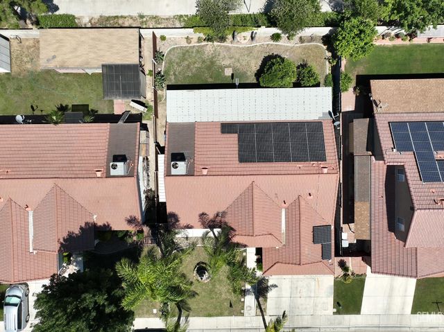 709 Calle Del Sol Street, Bakersfield, CA 93307