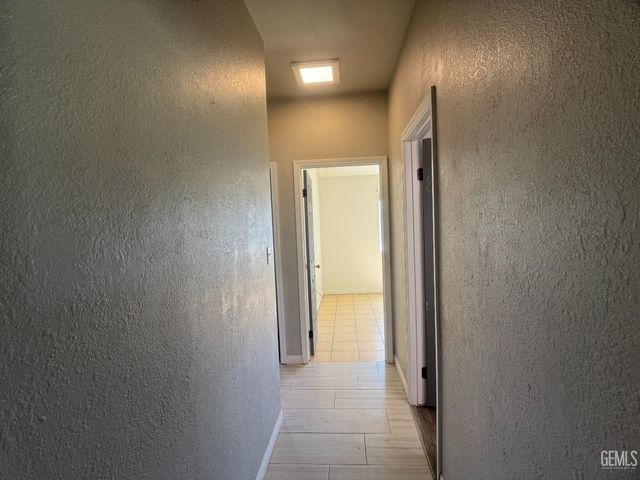 709 Calle Del Sol Street, Bakersfield, CA 93307