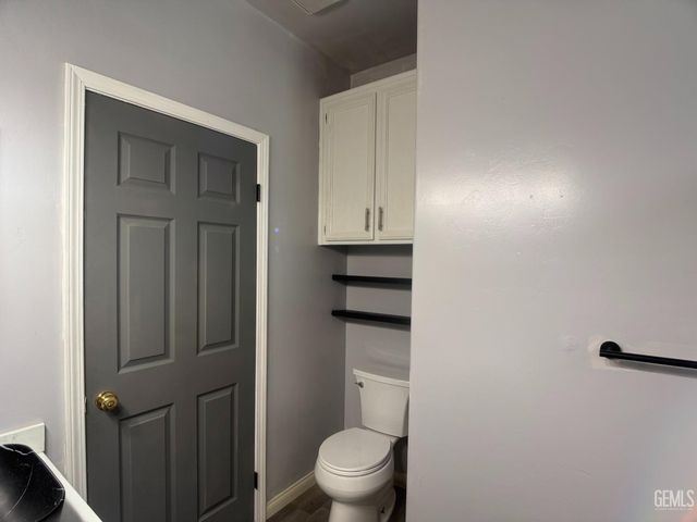 709 Calle Del Sol Street, Bakersfield, CA 93307