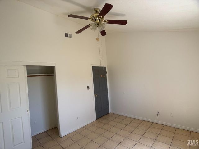 709 Calle Del Sol Street, Bakersfield, CA 93307